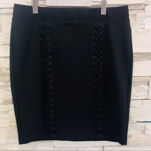 TORRID/ Black braided design Skirt